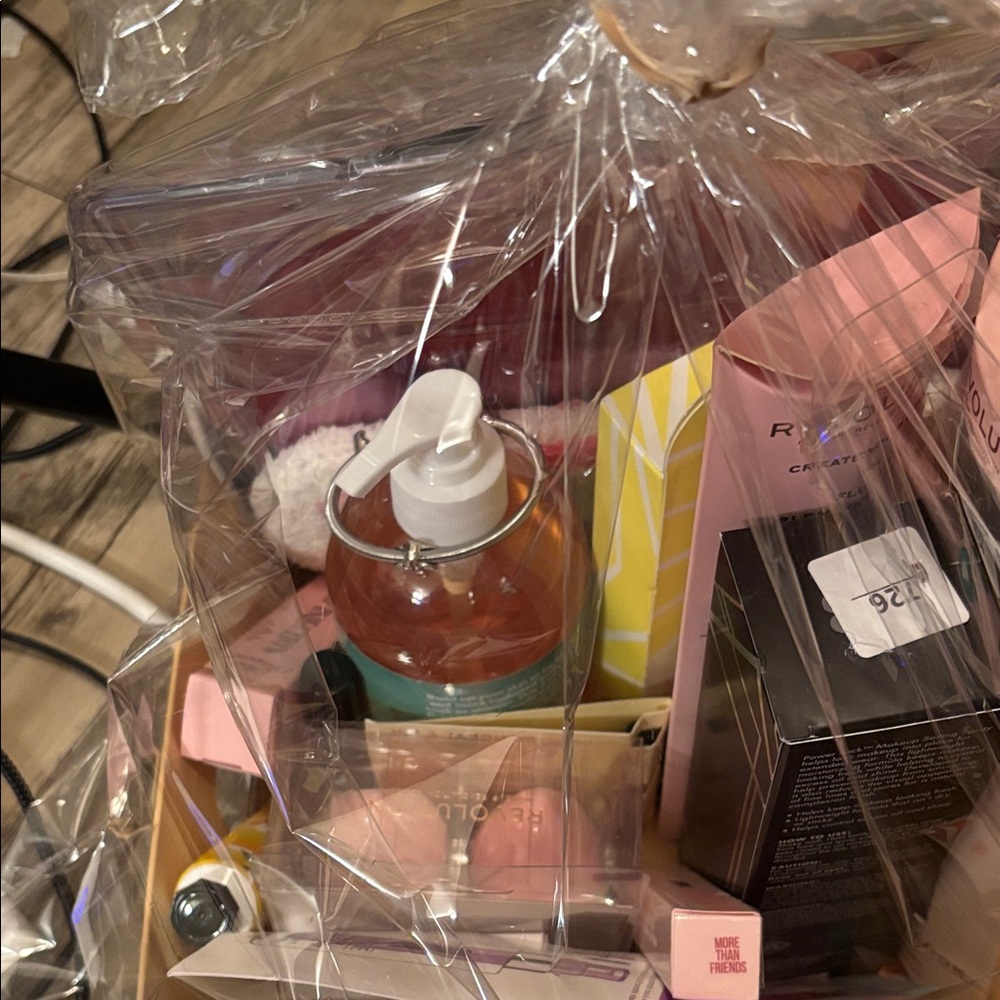 Gift Basket with Assorted Beauty Products